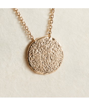 Collier pendentif rond martelé en plaqué or prix