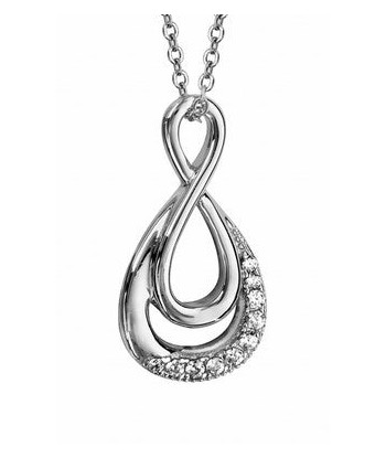 Collier en argent , oxydes rembourrage situé sous