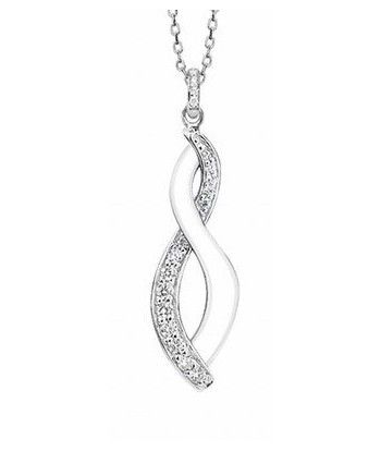 Collier en argent , oxydes est présent 